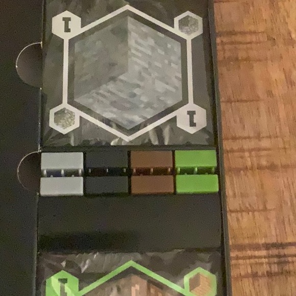 Brand new MINECRAFT Card Game - original packaging/plastic still in tact. - Picture 3 of 3